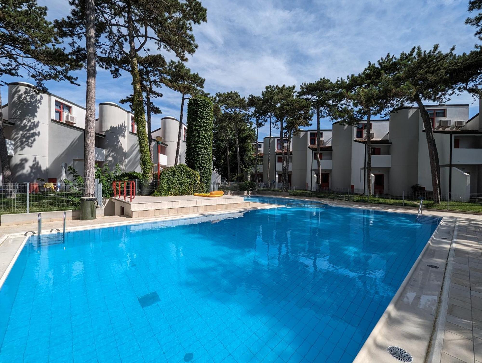Holiday Village Линьяно-Саббьядоро Экстерьер фото