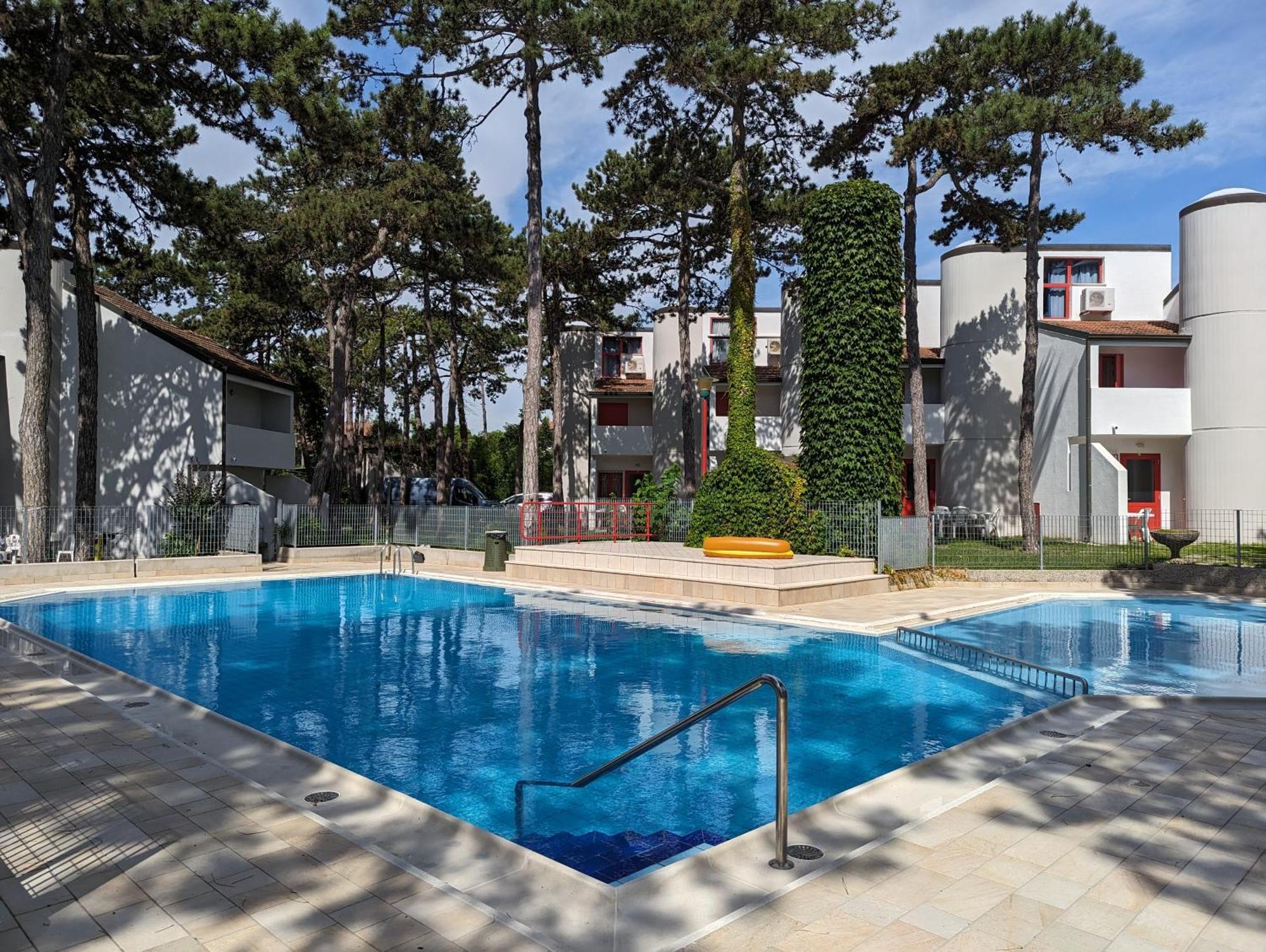 Holiday Village Линьяно-Саббьядоро Экстерьер фото